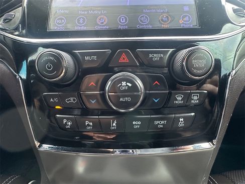 Used 2019 Jeep Grand Cherokee Overland image 22