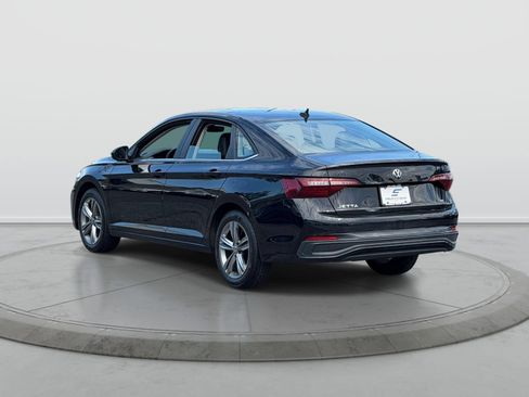 Used 2024 Volkswagen Jetta SE FWD image 4