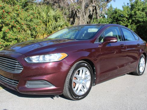Used 2013 Ford Fusion SE image 3