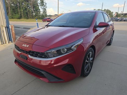 Used 2022 Kia Forte LXS FWD image 3