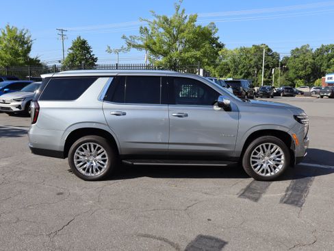 Used 2025 Chevrolet Tahoe Premier AWD/4WD image 11