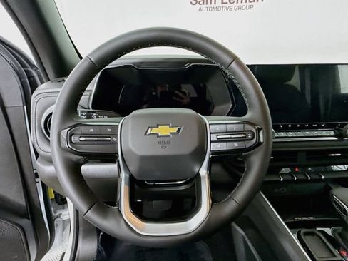 Used 2025 Chevrolet Colorado LT w/ LT Convenience Package RWD image 12