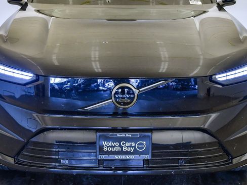 New 2025 Volvo EX90 Plus w/ Protection Package Premier image 8