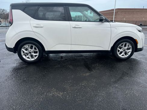 Used 2024 Kia Soul S FWD image 15