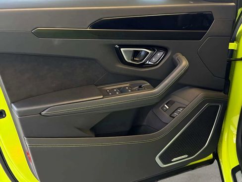 Used 2022 Lamborghini Urus image 24