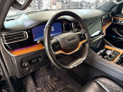 Used 2022 Jeep Grand Wagoneer Series III image 8