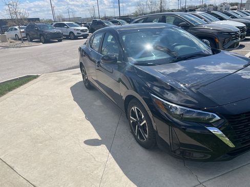 Used 2024 Nissan Sentra SV image 7