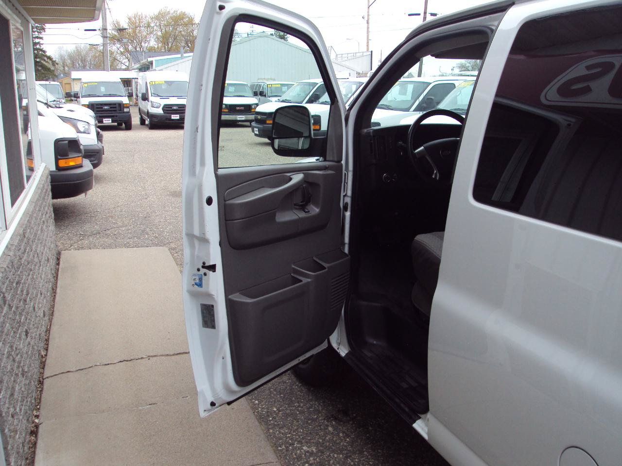 Used 2013 Chevrolet Express 1500 AWD image 15