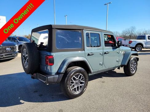 Used 2024 Jeep Wrangler Unlimited Sahara AWD/4WD image 11