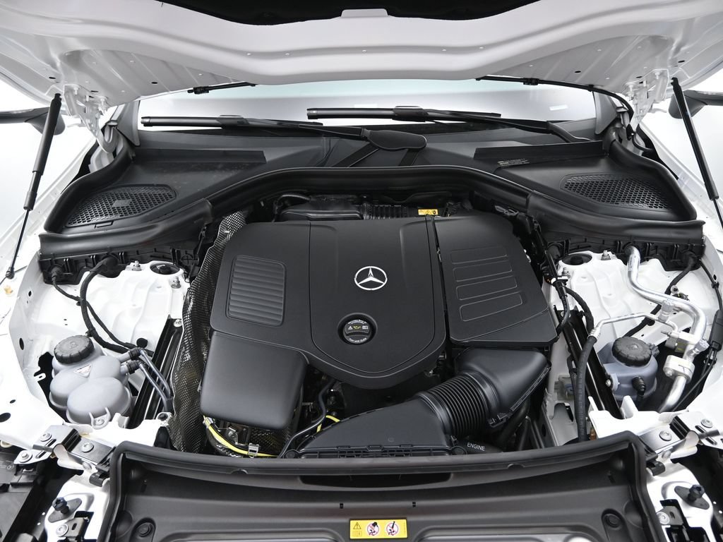 Used 2025 Mercedes-Benz GLC 300 4MATIC image 34