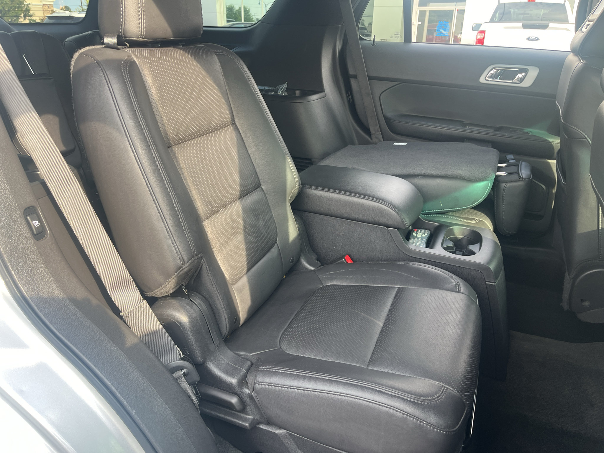 Used 2015 Ford Explorer Limited w/ Equipment Group 302A AWD/4WD image 29