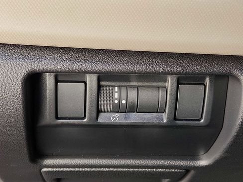 Certified 2025 Subaru Forester image 25