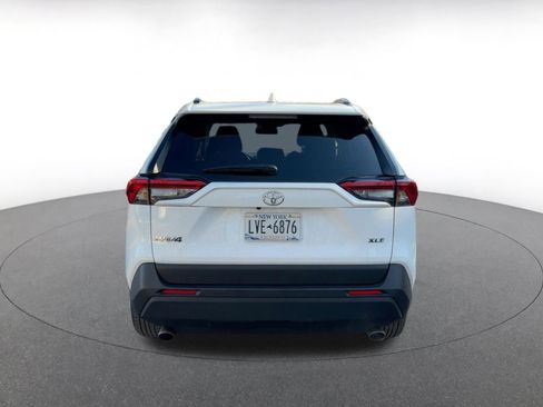 Used 2025 Toyota RAV4 XLE image 8
