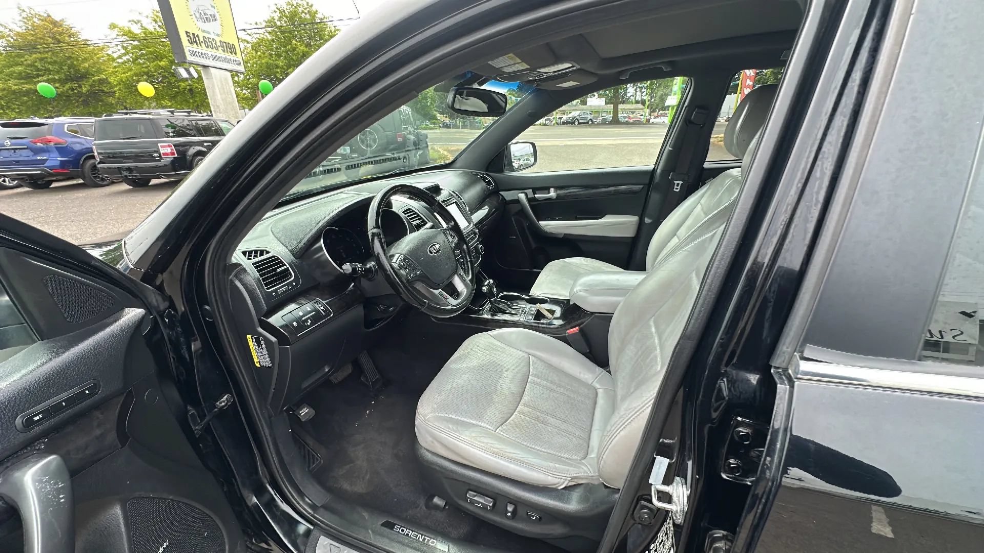 Used 2014 Kia Sorento SX w/ 3rd Row Package AWD/4WD image 8