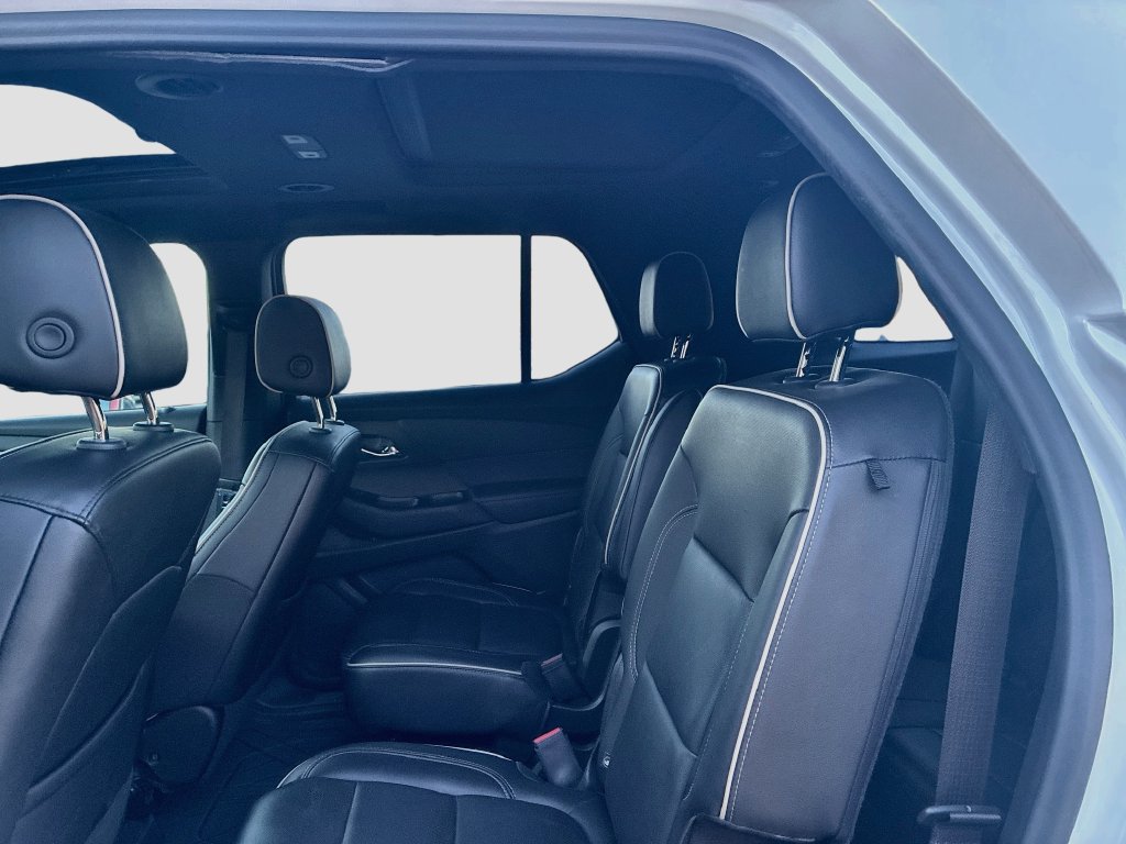 Used 2023 Chevrolet Traverse Premier w/ Redline Edition FWD image 26