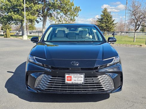 New 2026 Toyota Camry XLE image 7