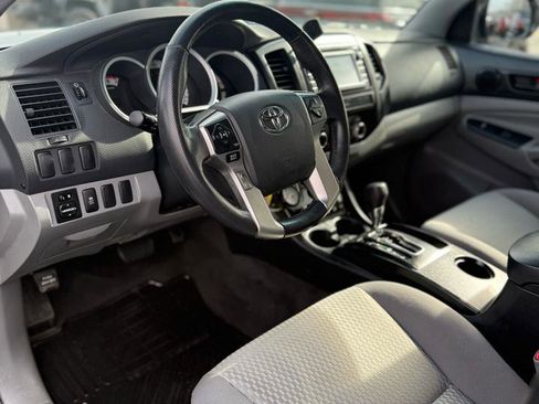 Used 2015 Toyota Tacoma PreRunner w/ Convenience Package image 8