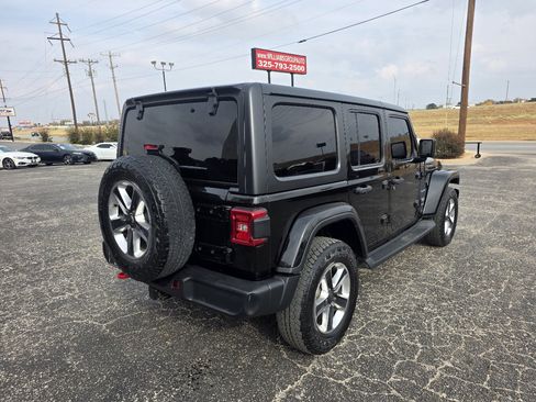 Used 2018 Jeep Wrangler Unlimited Sahara image 7