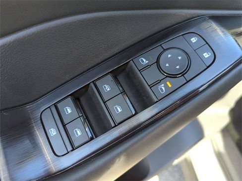 Certified 2025 Nissan Rogue S image 25