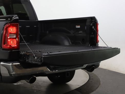 Used 2025 RAM 1500 Laramie AWD/4WD image 9