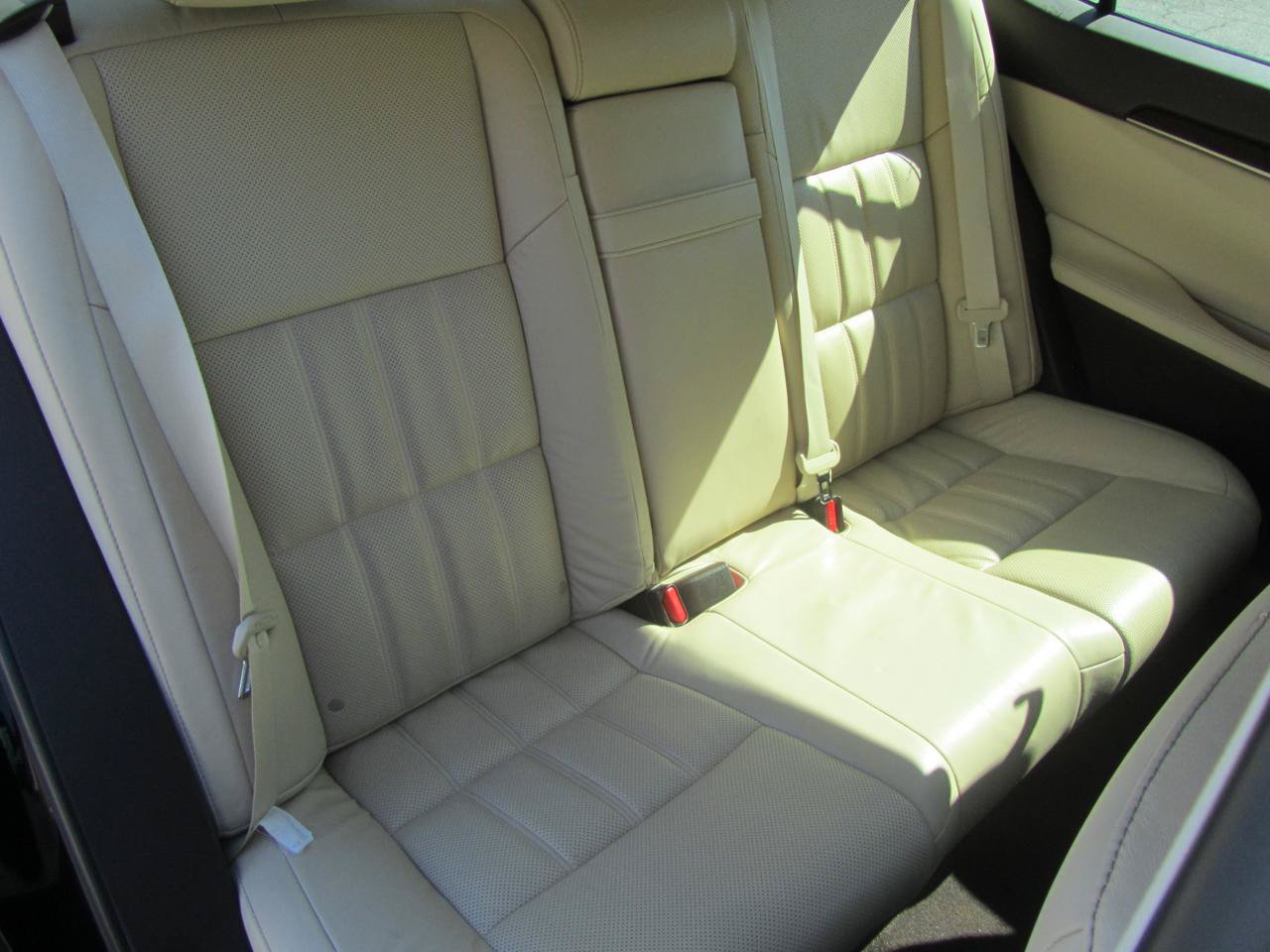 Used 2016 Lexus ES 350 w/ Luxury Package w/Wood Trim FWD image 24