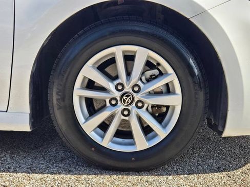 Used 2025 Toyota Camry LE FWD image 32