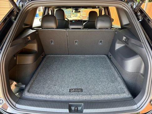Used 2026 Volkswagen Tiguan SE R-Line FWD image 32