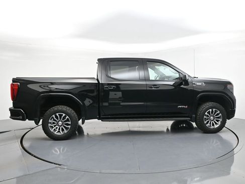 Used 2023 GMC Sierra 1500 AT4 w/ AT4 Premium Package AWD/4WD image 4