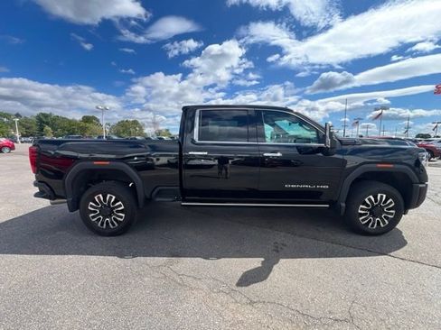 Used 2024 GMC Sierra 2500 Denali Ultimate w/ Max Trailering Package AWD/4WD image 4
