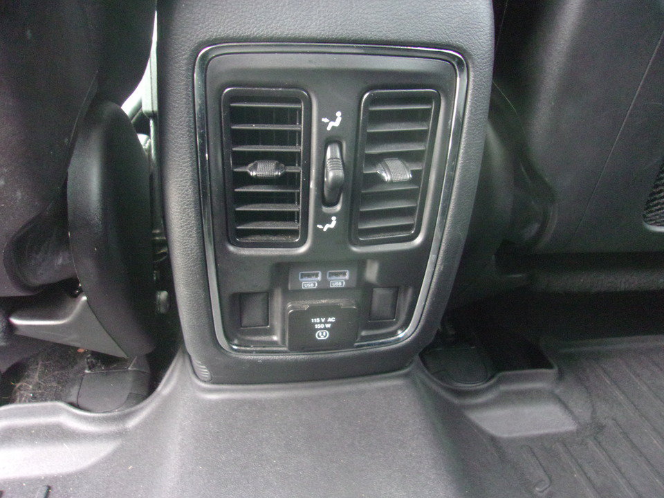 Used 2020 Jeep Grand Cherokee Limited AWD/4WD image 25