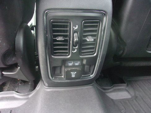 Used 2020 Jeep Grand Cherokee Limited AWD/4WD image 25