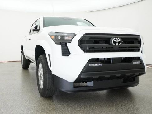 New 2026 Toyota Tacoma SR5 RWD image 33