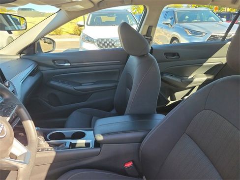 Used 2024 Nissan Altima 2.5 SV image 19