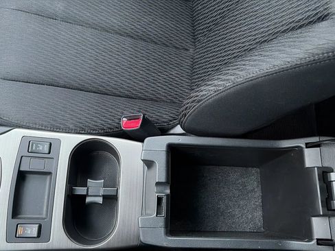 Used 2011 Subaru Outback 2.5i Premium w/ All-Weather Pkg image 38