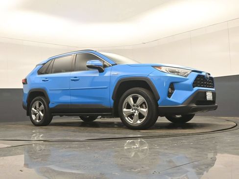 Used 2021 Toyota RAV4 XLE Premium AWD/4WD image 52