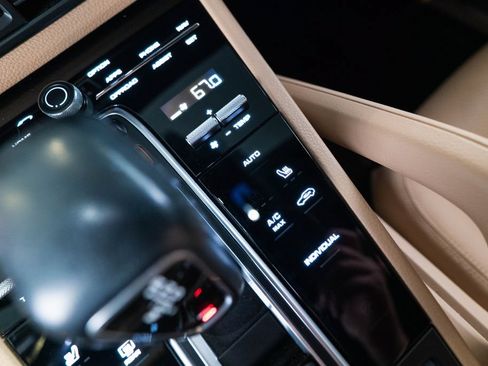 Certified 2019 Porsche Cayenne AWD/4WD image 25