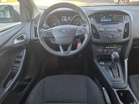 Used 2017 Ford Focus SE FWD image 14