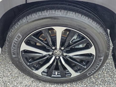 Used 2022 Toyota Highlander XSE FWD image 38