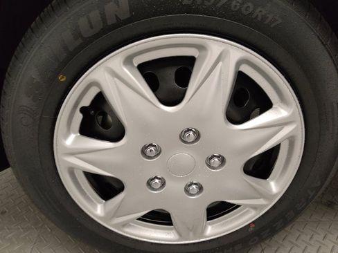 Used 2021 Nissan Rogue Sport S image 31