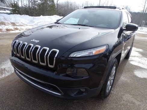 Used 2017 Jeep Cherokee Limited w/ Luxury Group image 6