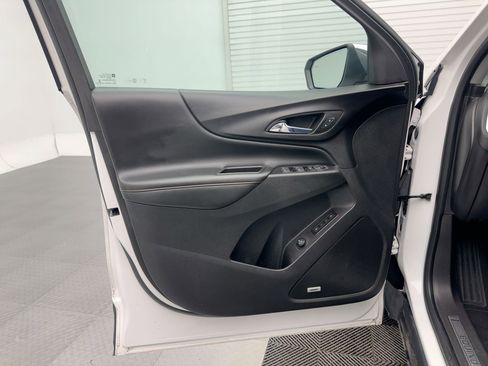 Used 2018 Chevrolet Equinox Premier image 21