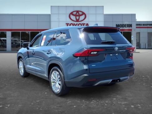 New 2026 Toyota Grand Highlander AWD image 4