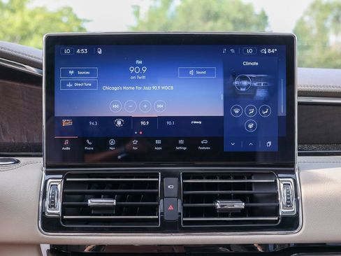 Certified 2022 Lincoln Navigator Reserve AWD/4WD image 11