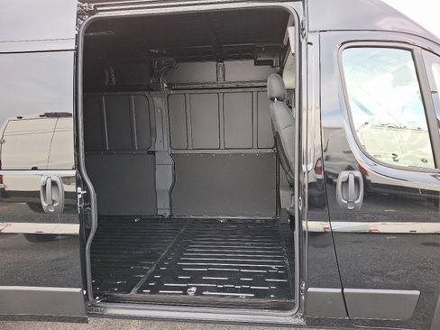 New 2025 RAM ProMaster 2500 w/ Quick Order Package 22H SLT+ image 5