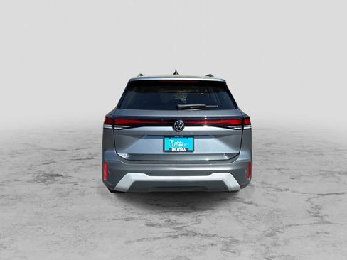 Used 2025 Volkswagen Tiguan SE AWD/4WD image 7