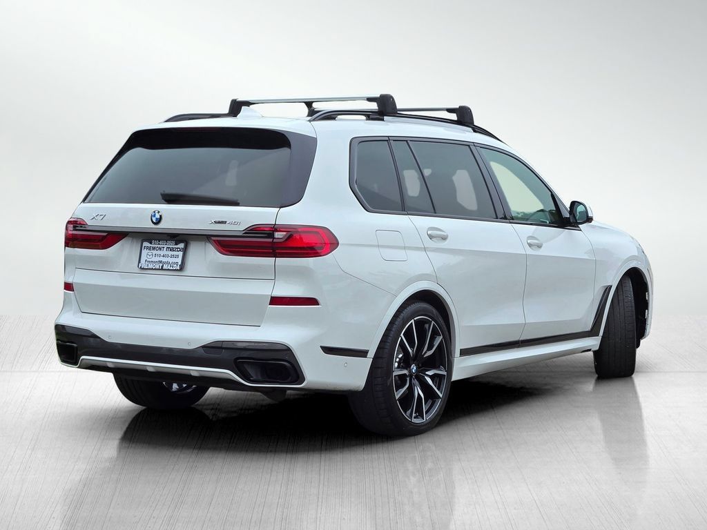 Used 2021 BMW X7 xDrive40i w/ M Sport Package AWD/4WD image 4