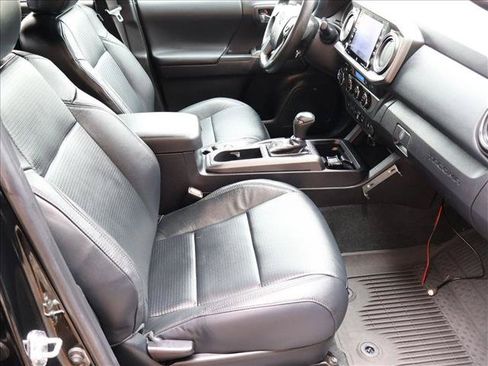 Used 2023 Toyota Tacoma TRD Off-Road w/ TRD Premium Off Road Package AWD/4WD image 28
