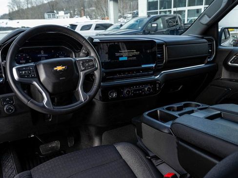 Used 2024 Chevrolet Silverado 1500 LT image 17