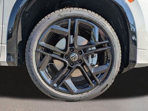 New 2026 Volkswagen Tiguan SE R-Line AWD/4WD image 11