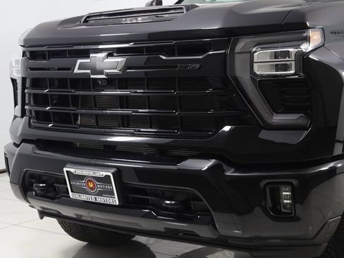 Used 2024 Chevrolet Silverado 2500 LT w/ Midnight Edition image 52
